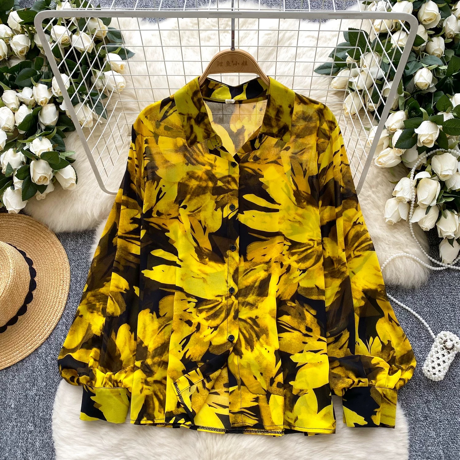 Heart holder shirt SH177 image