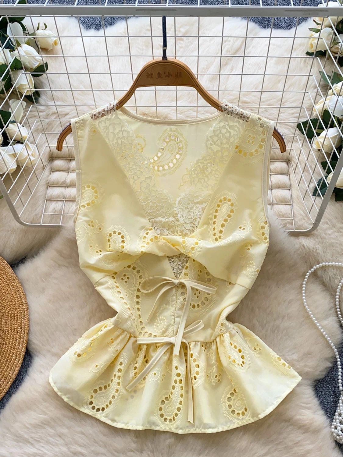 Show some skin lace top CTO882 image