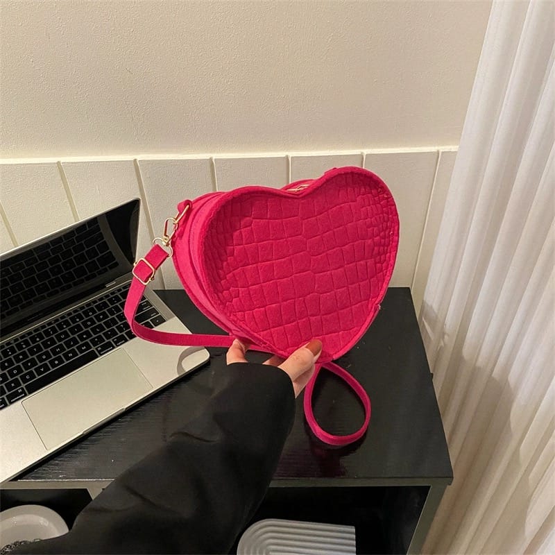 Simple sling bag image