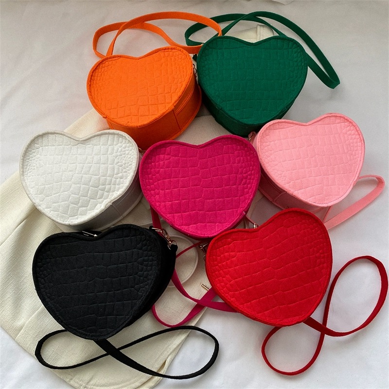 Simple sling bag image