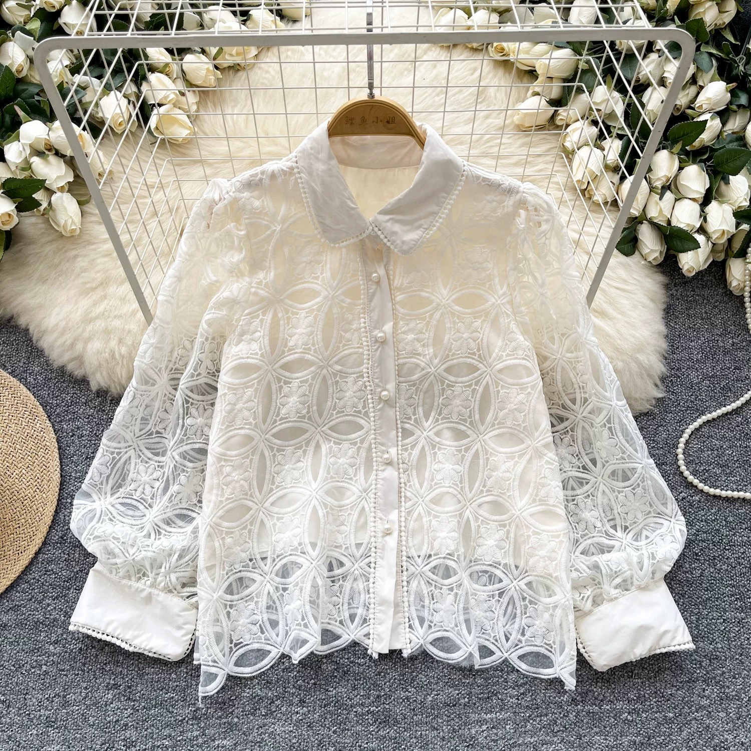 Body right lace blouse BE422 image