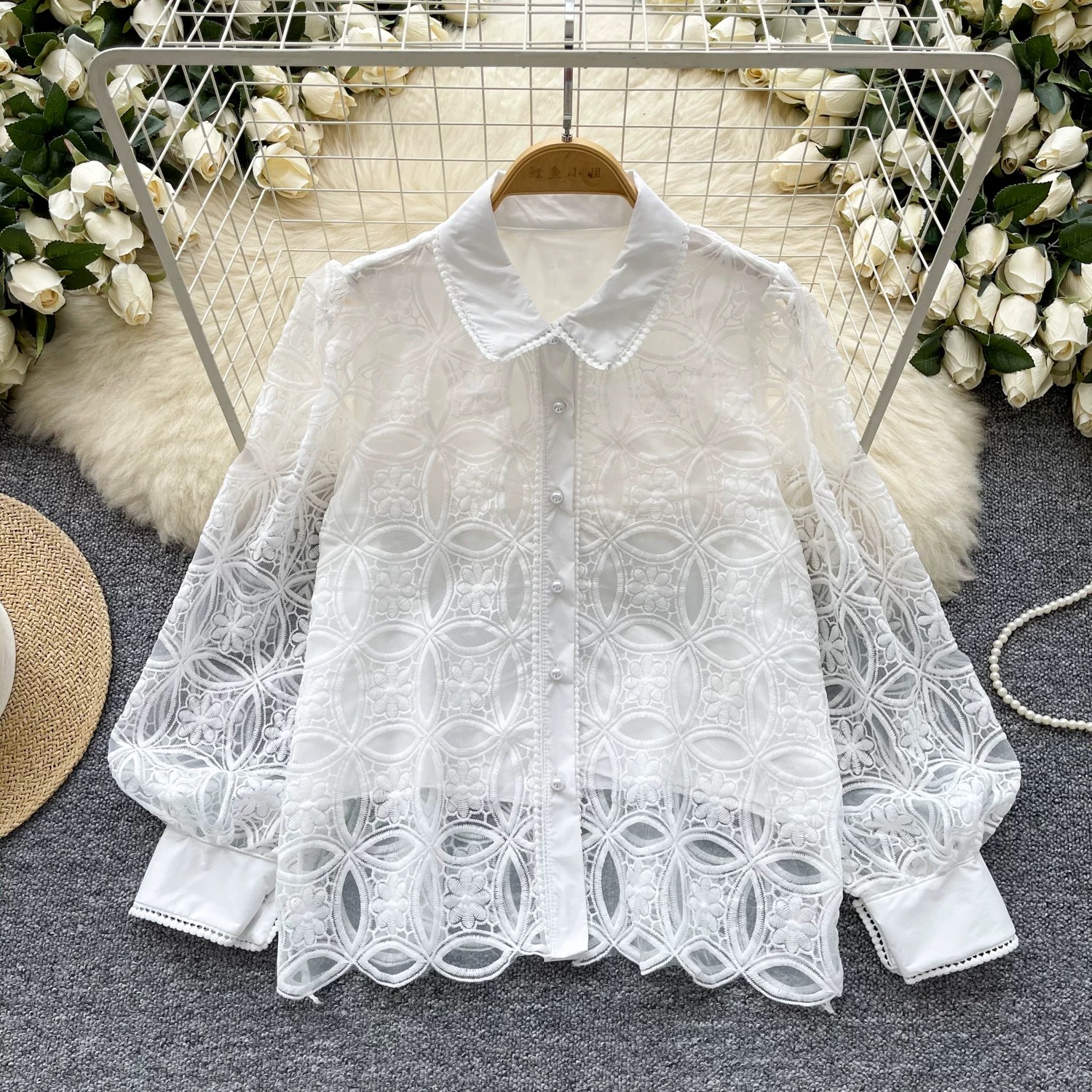 Body right lace blouse BE422 image