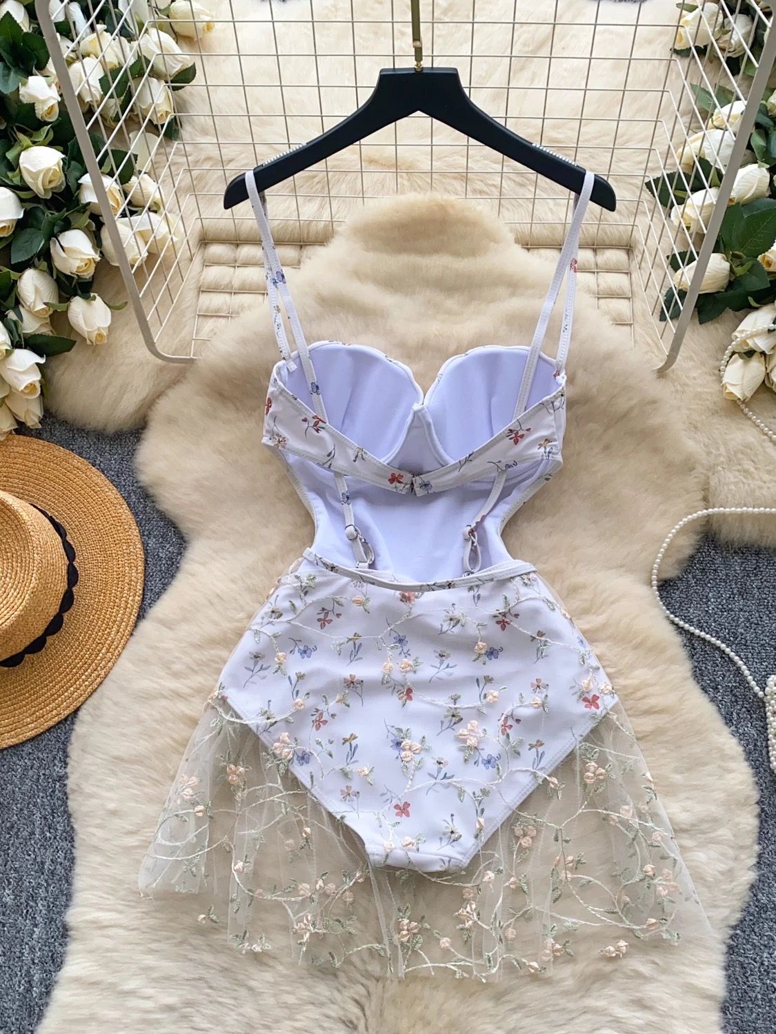 Define naughty top BS177 image