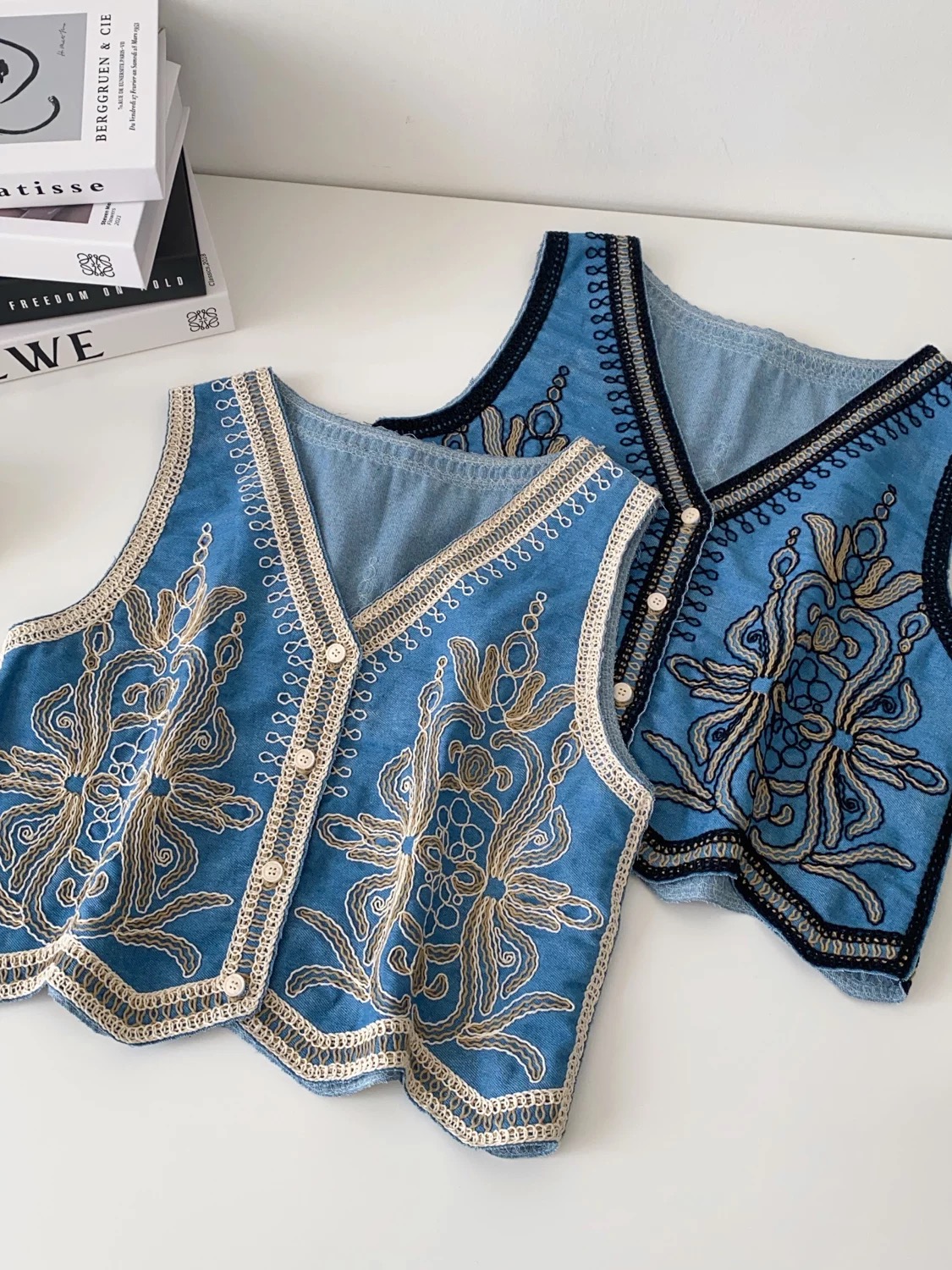 Merry time embroidery top CTO865