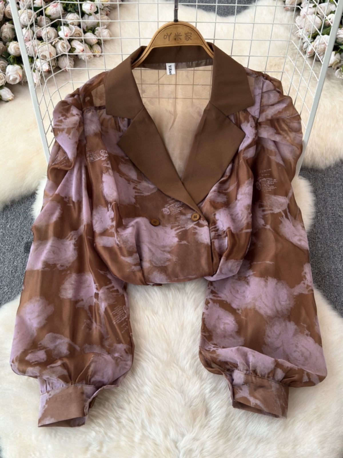 Whispering slay blouse BE402