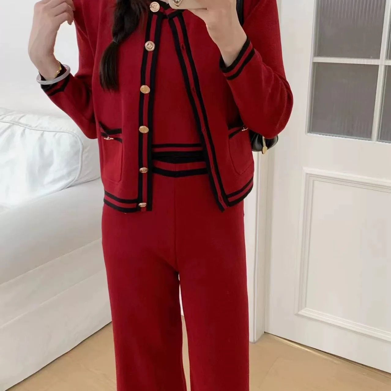 Under my control set STP152 image