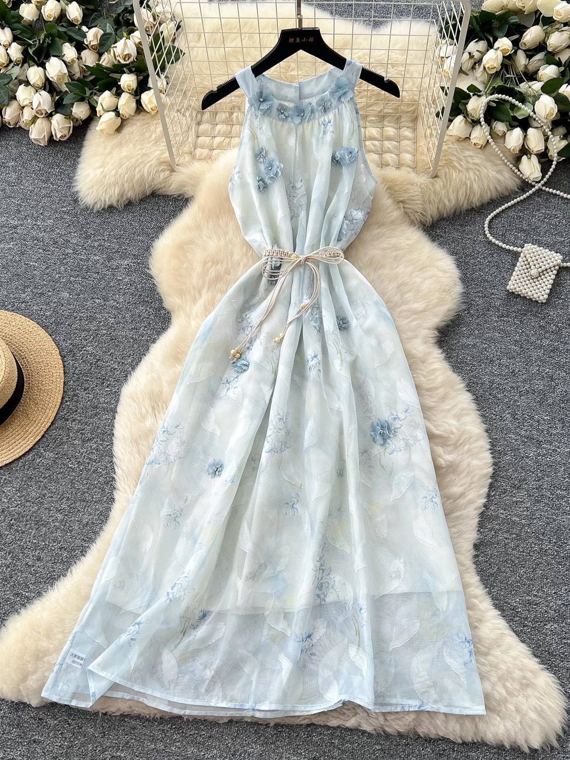 Lady in red dress CD757 image