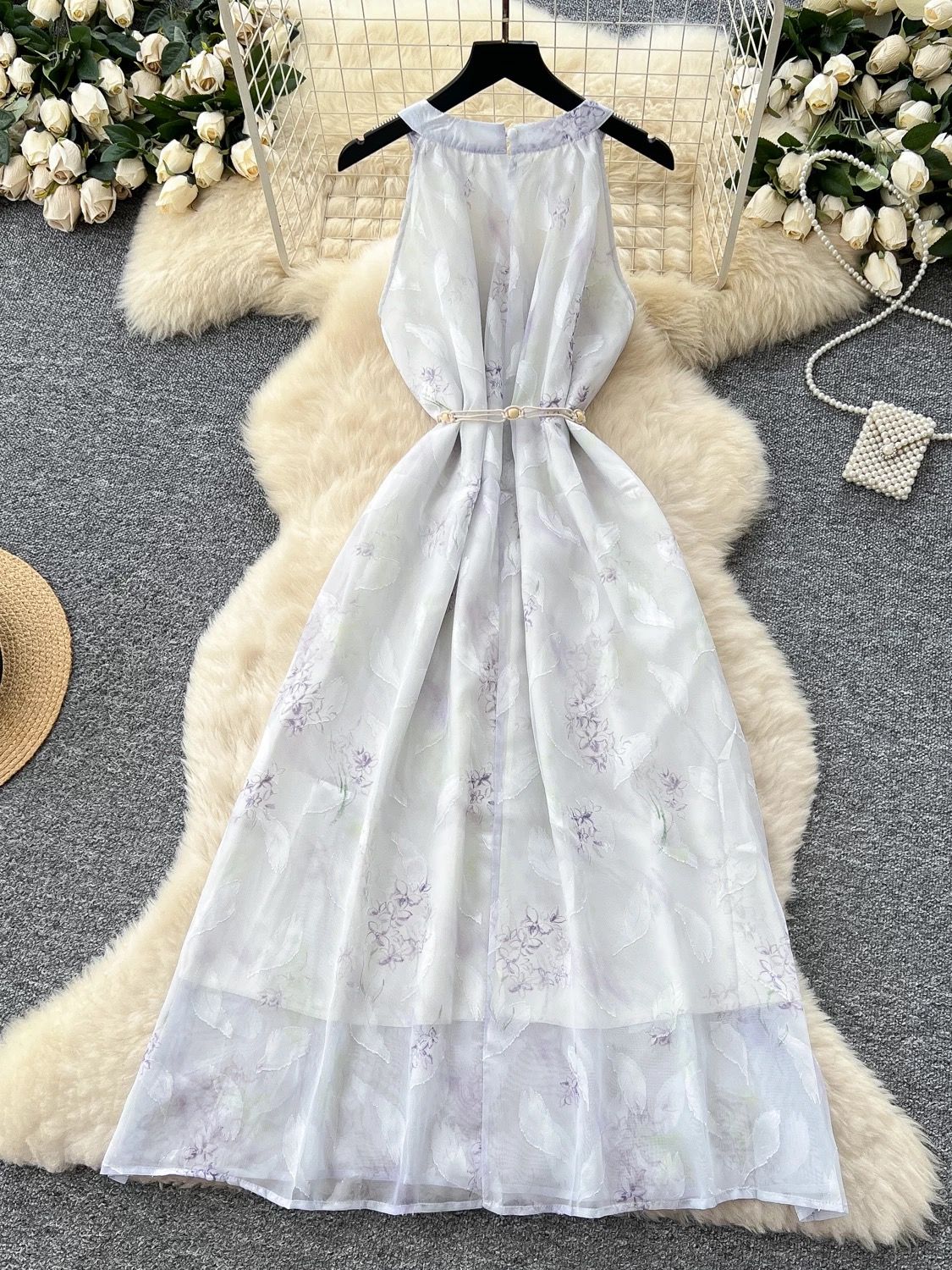 Lady in red dress CD757 image