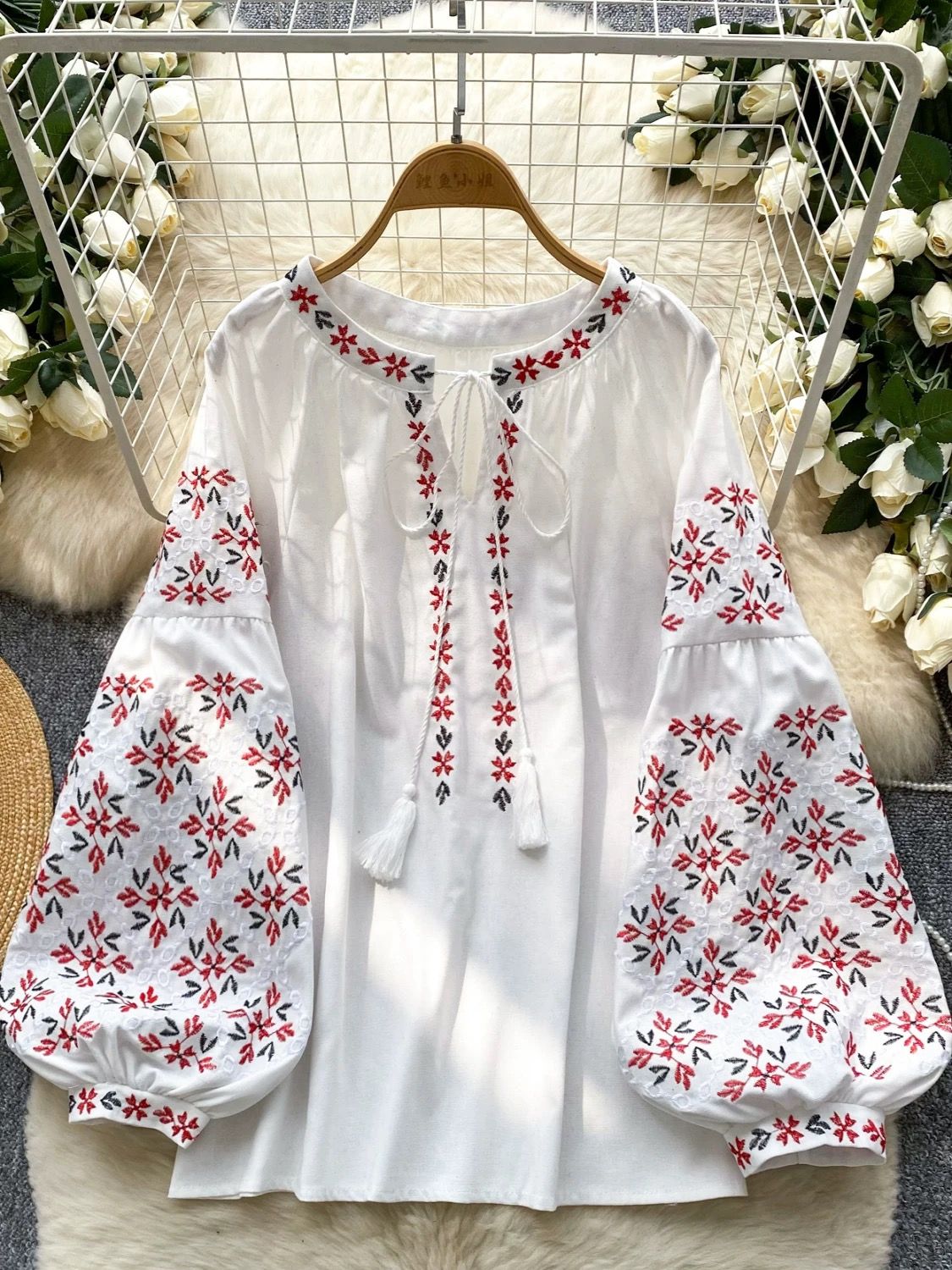 Spot me out top CTO1085 image