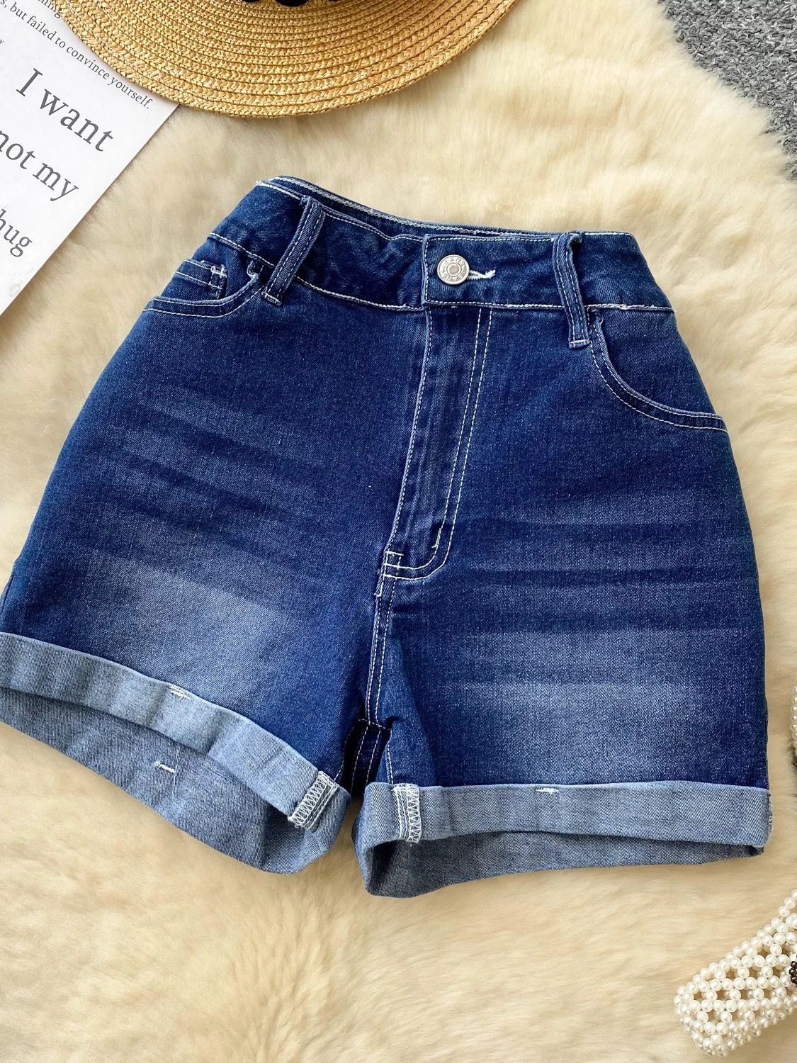 Acting different shorts DS114 image