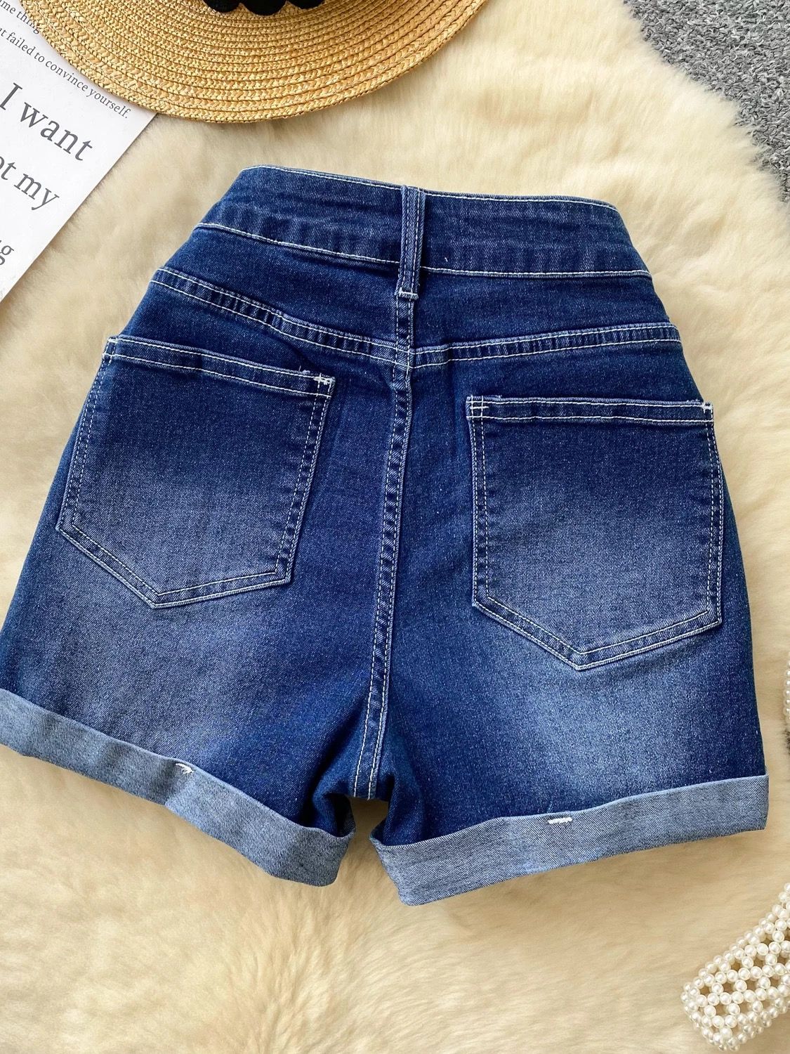 Acting different shorts DS114 image