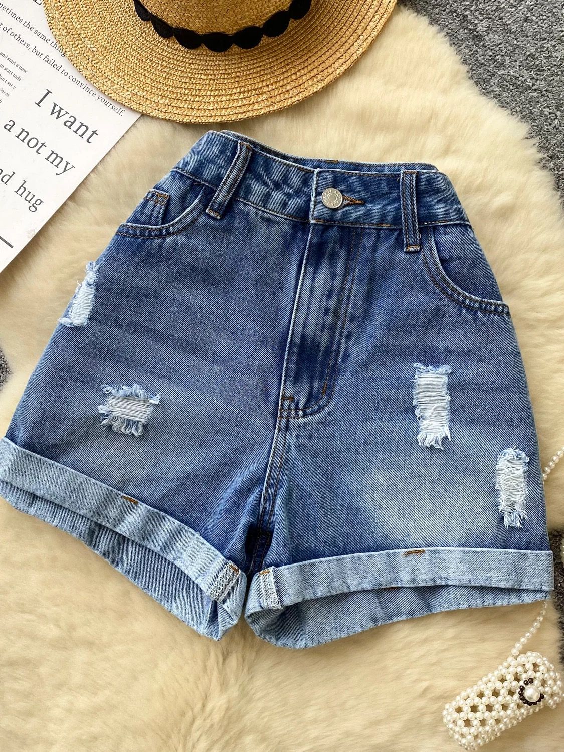 Taking over shorts DS115 image