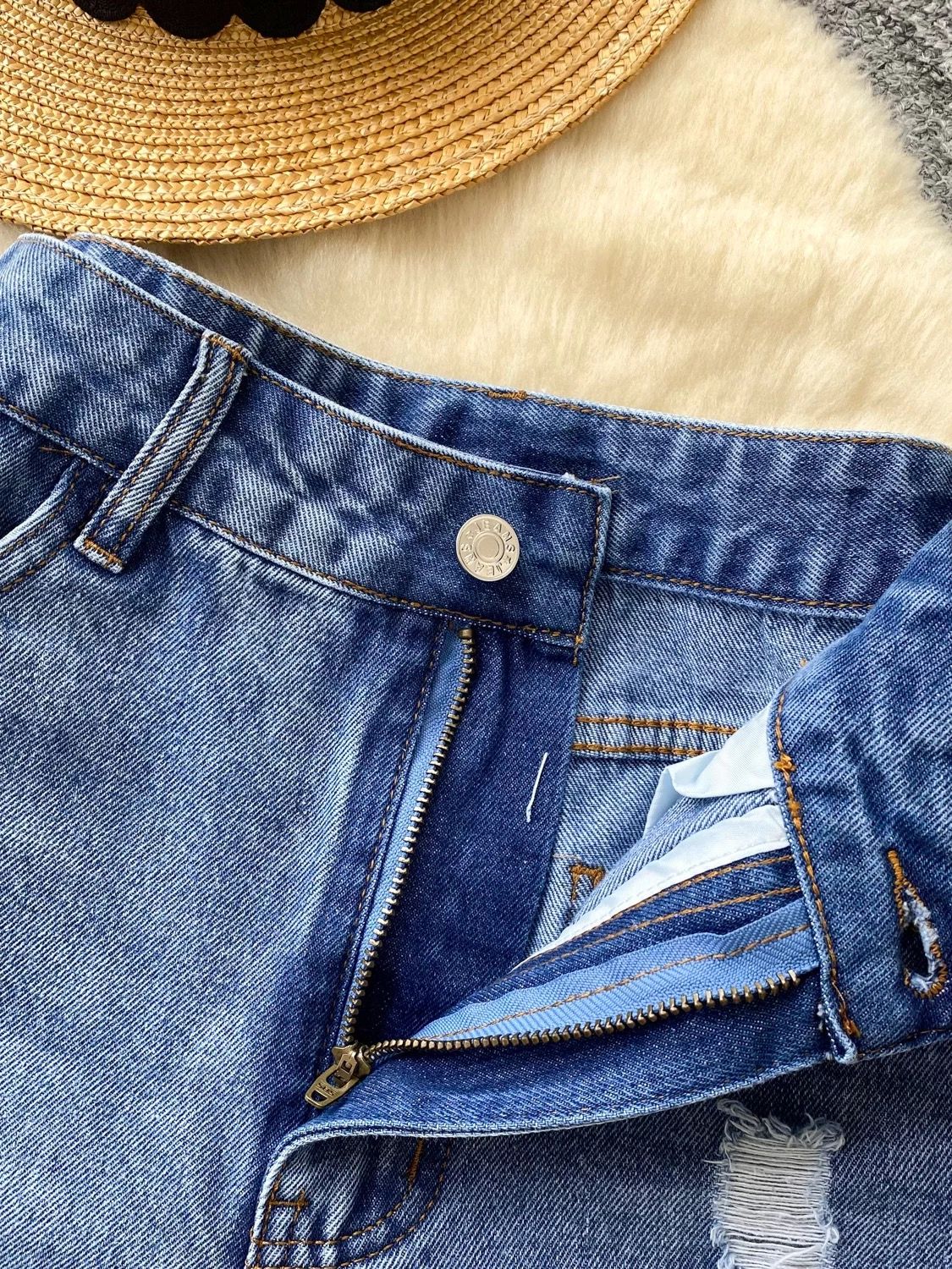 Taking over shorts DS115 image