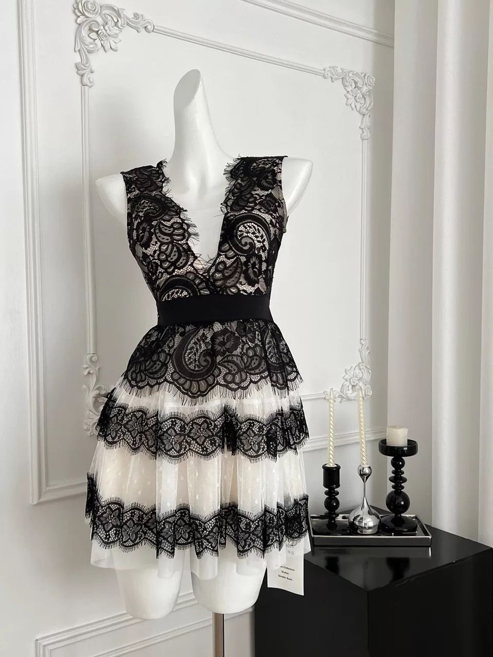 Convo over dinner lace dress CD764 image