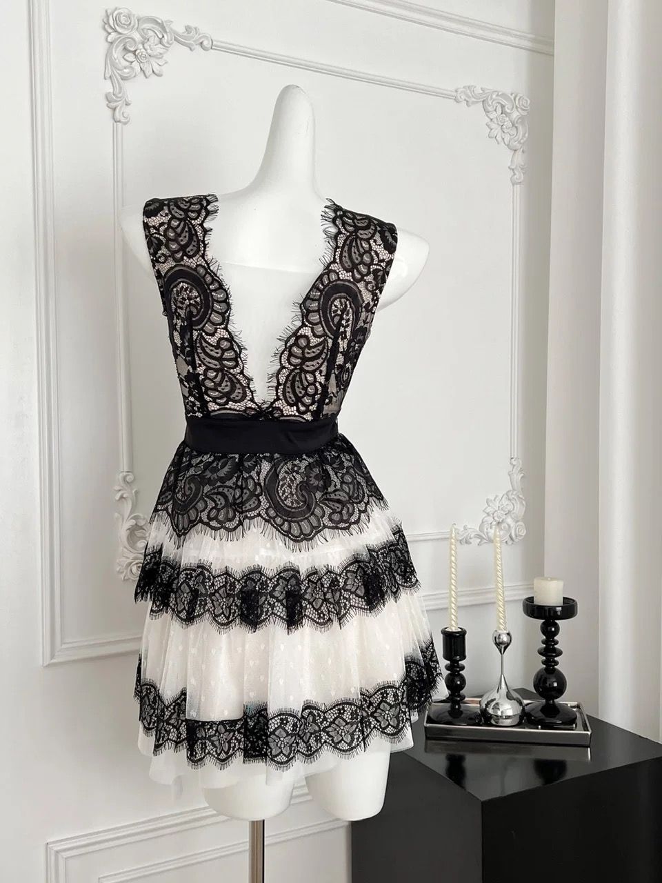 Convo over dinner lace dress CD764 image