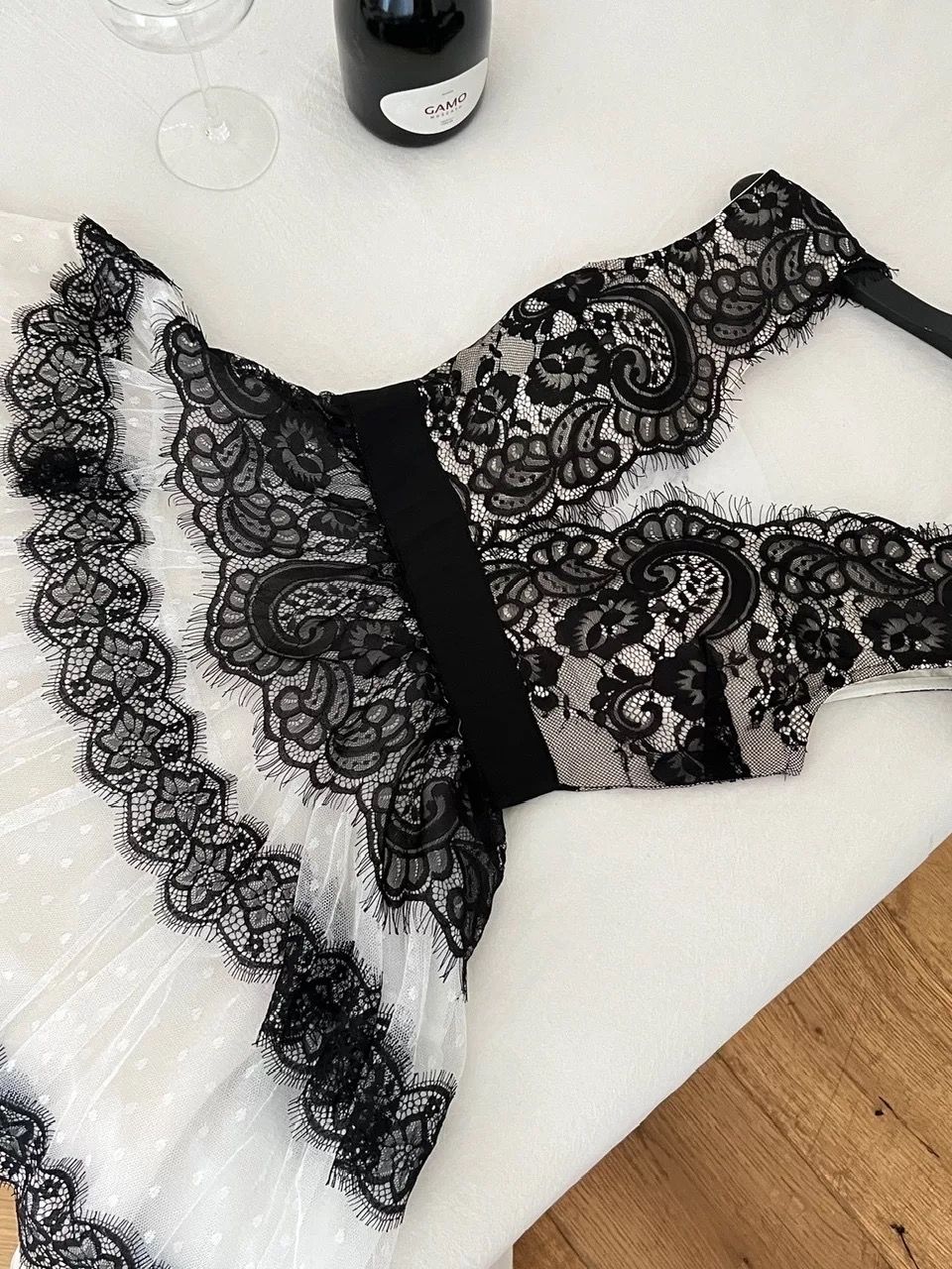 Convo over dinner lace dress CD764 image