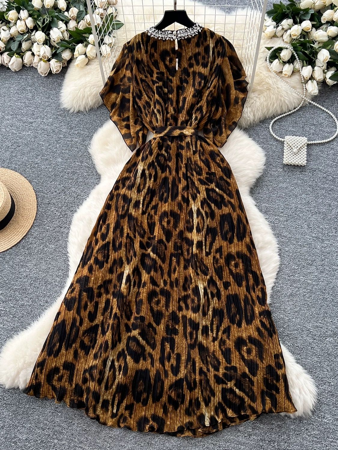 The queen has arrived print dress FD389 image