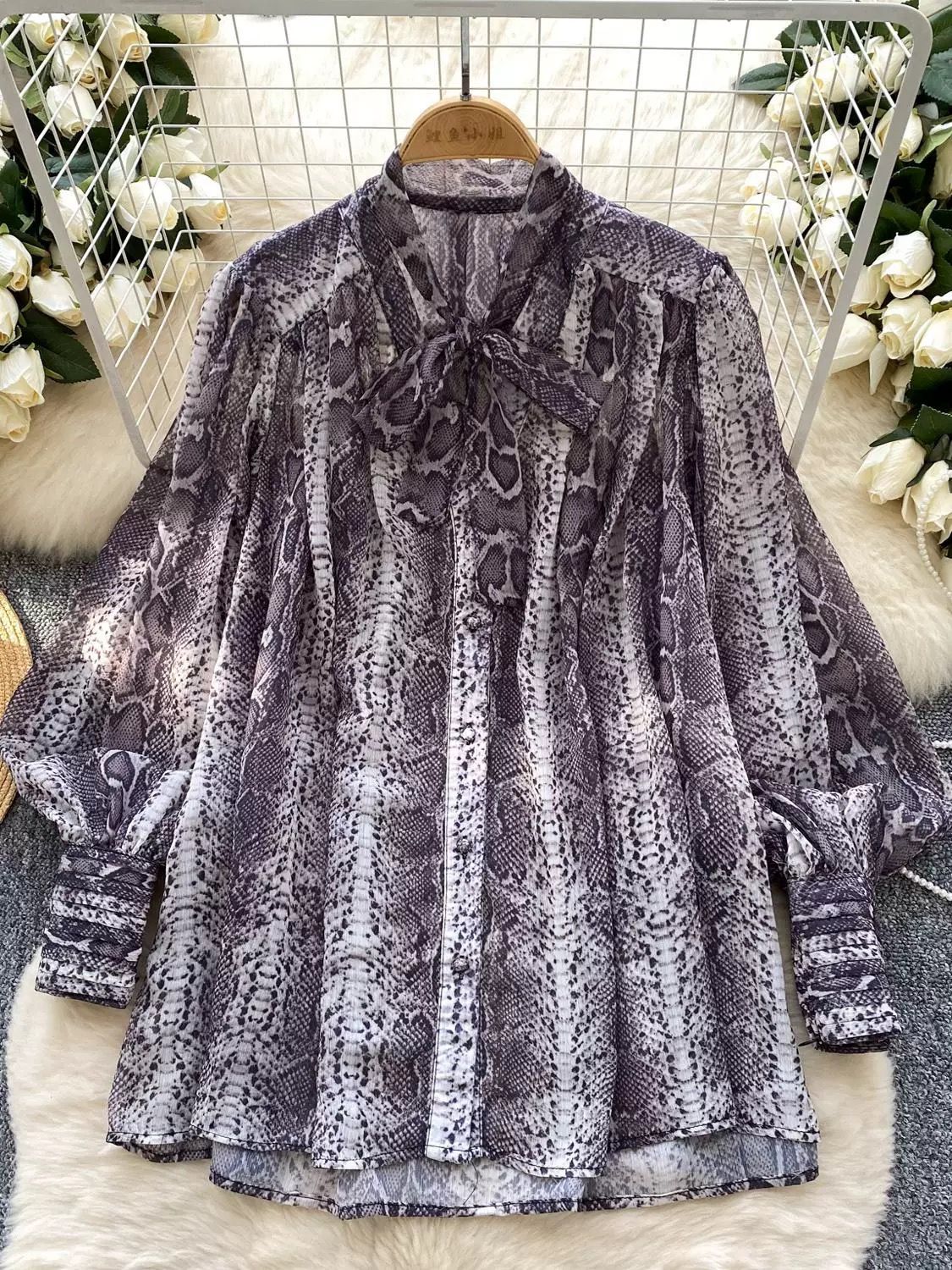 Lingering feelings blouse BE456 image