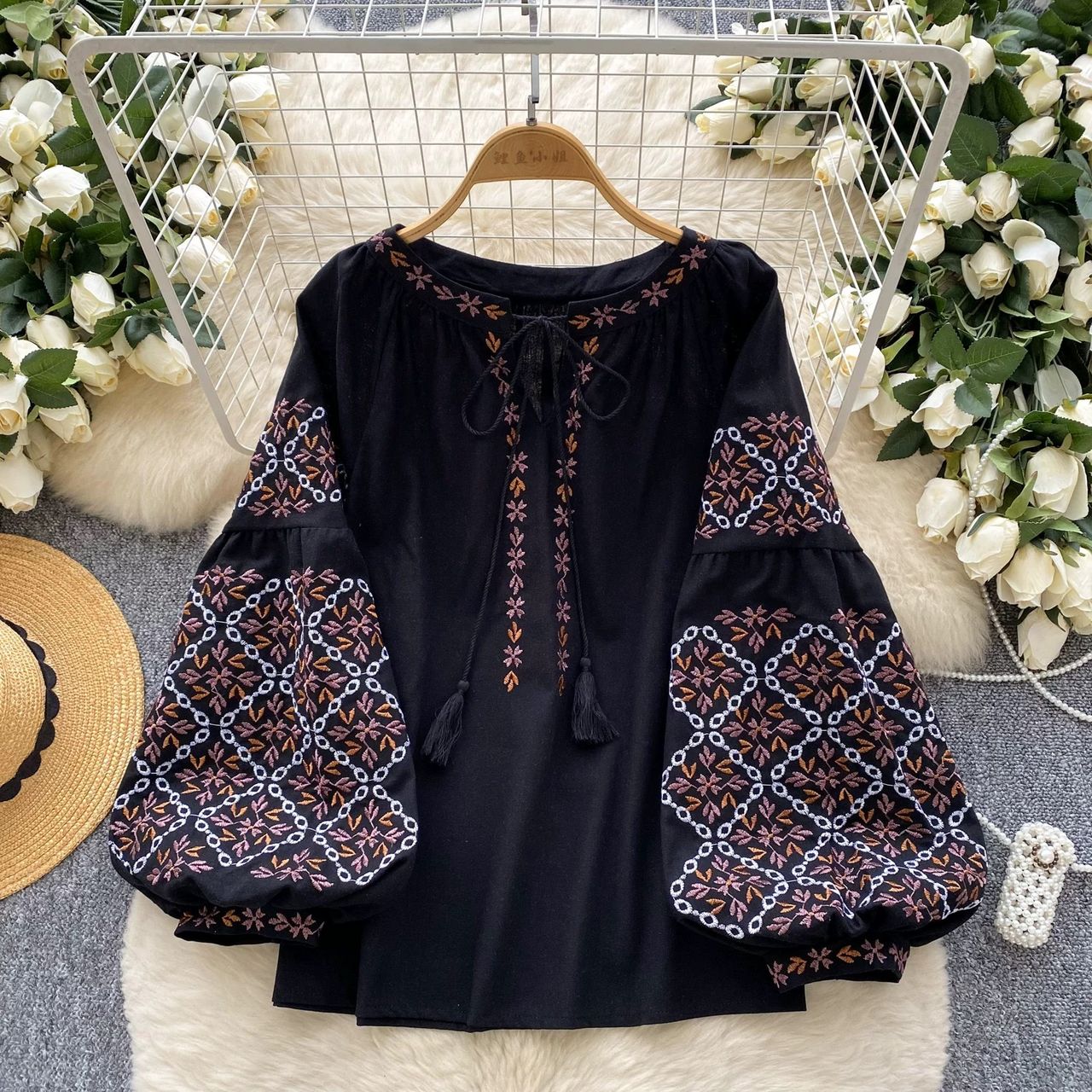 Spot me out top CTO1085 image