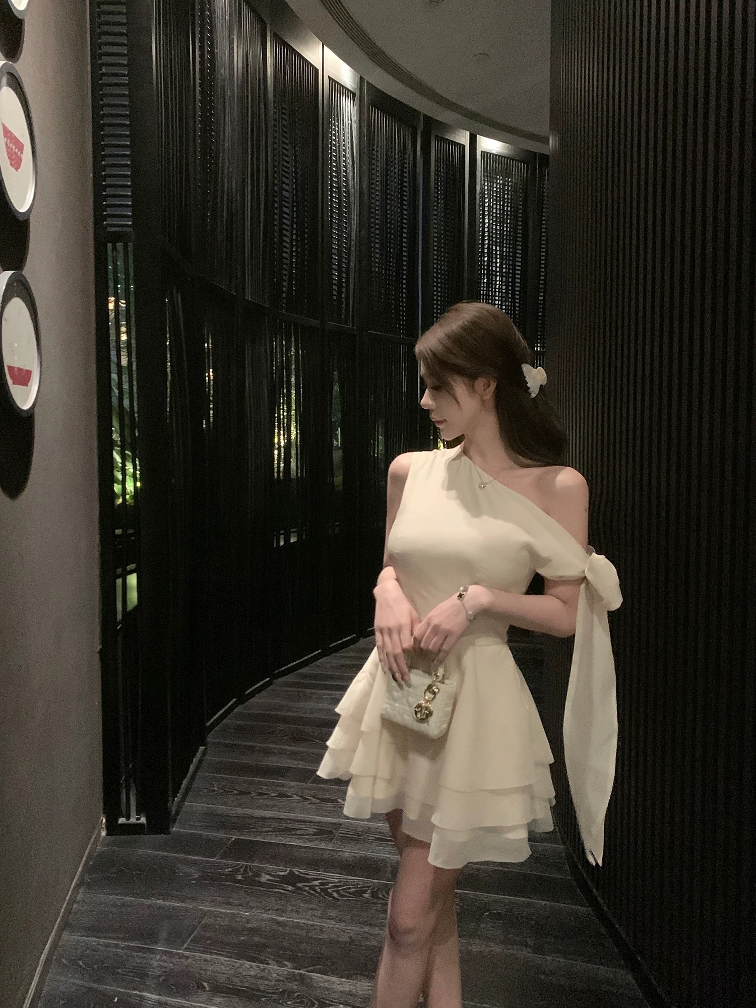 Queen of the moment dress CD1727