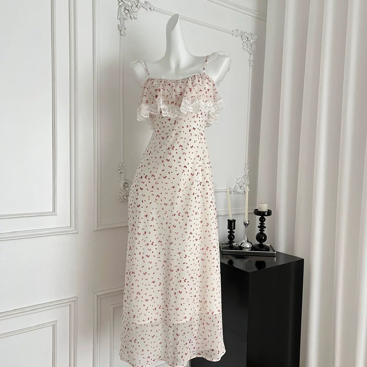 No stopping her dress CD147 image