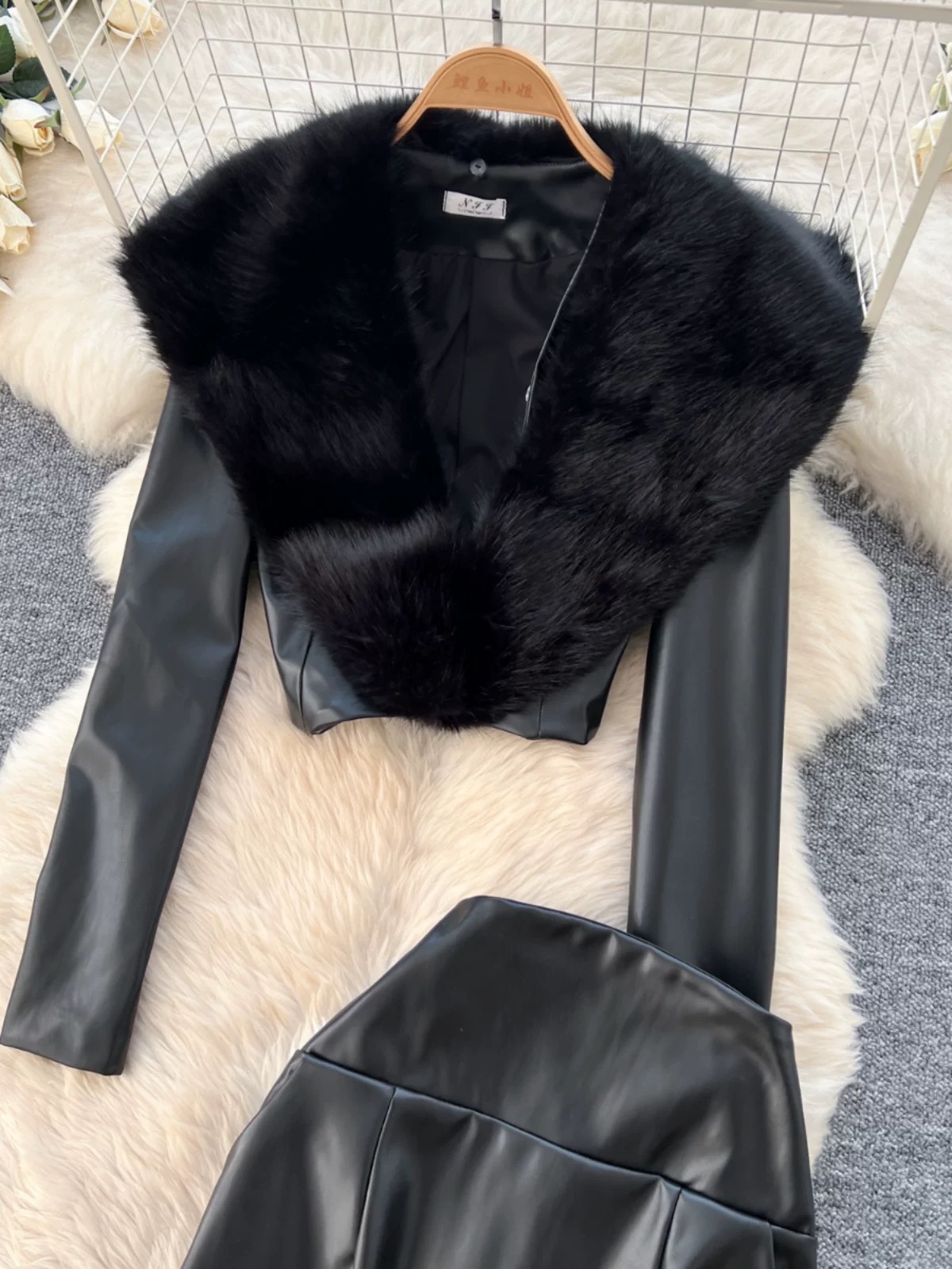 Sun out leather set FTP323 image