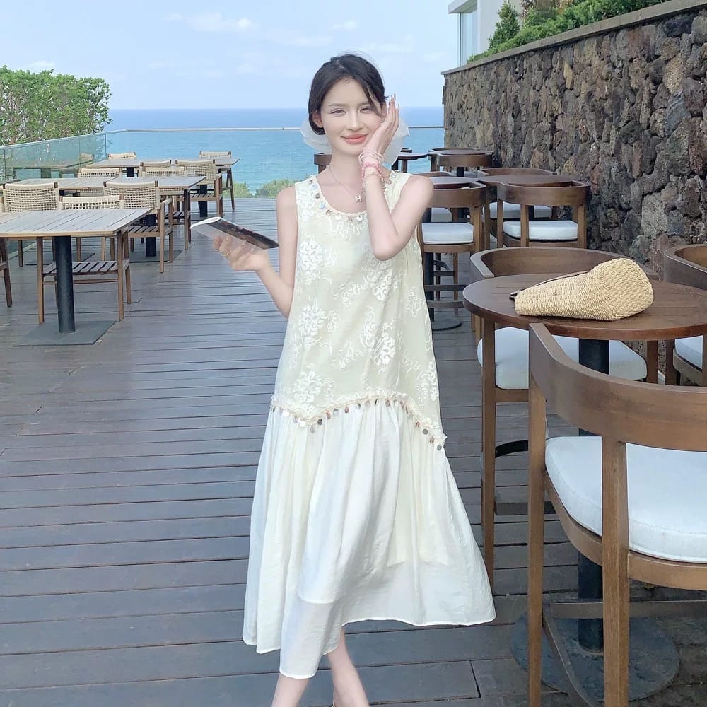 Model attitude dress CD717 image