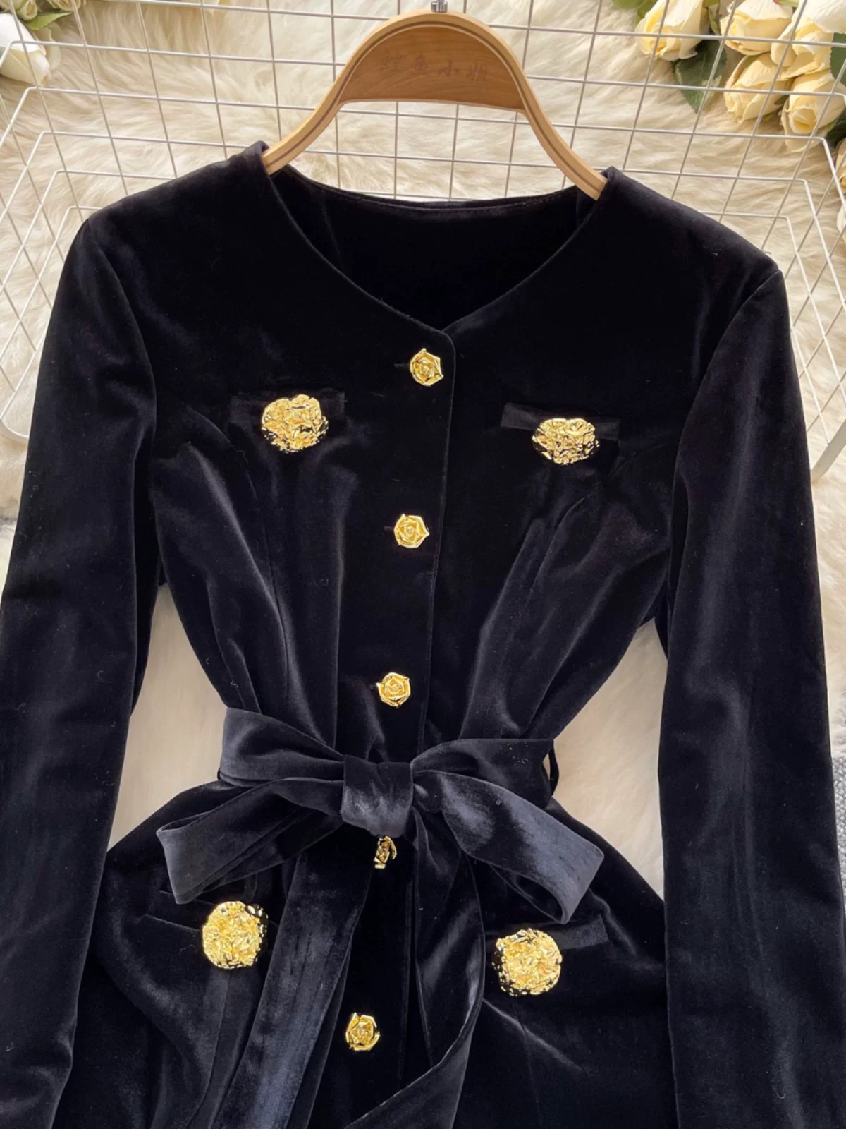 Date night velvet blazer  BL164 image