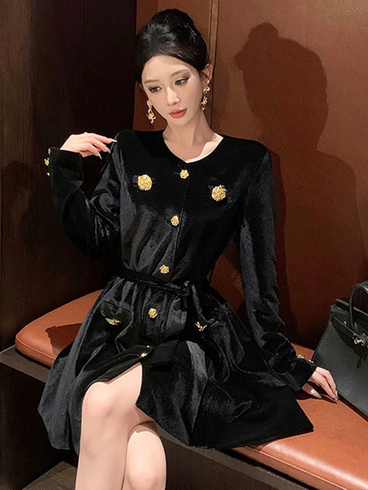 Date night velvet blazer  BL164 image