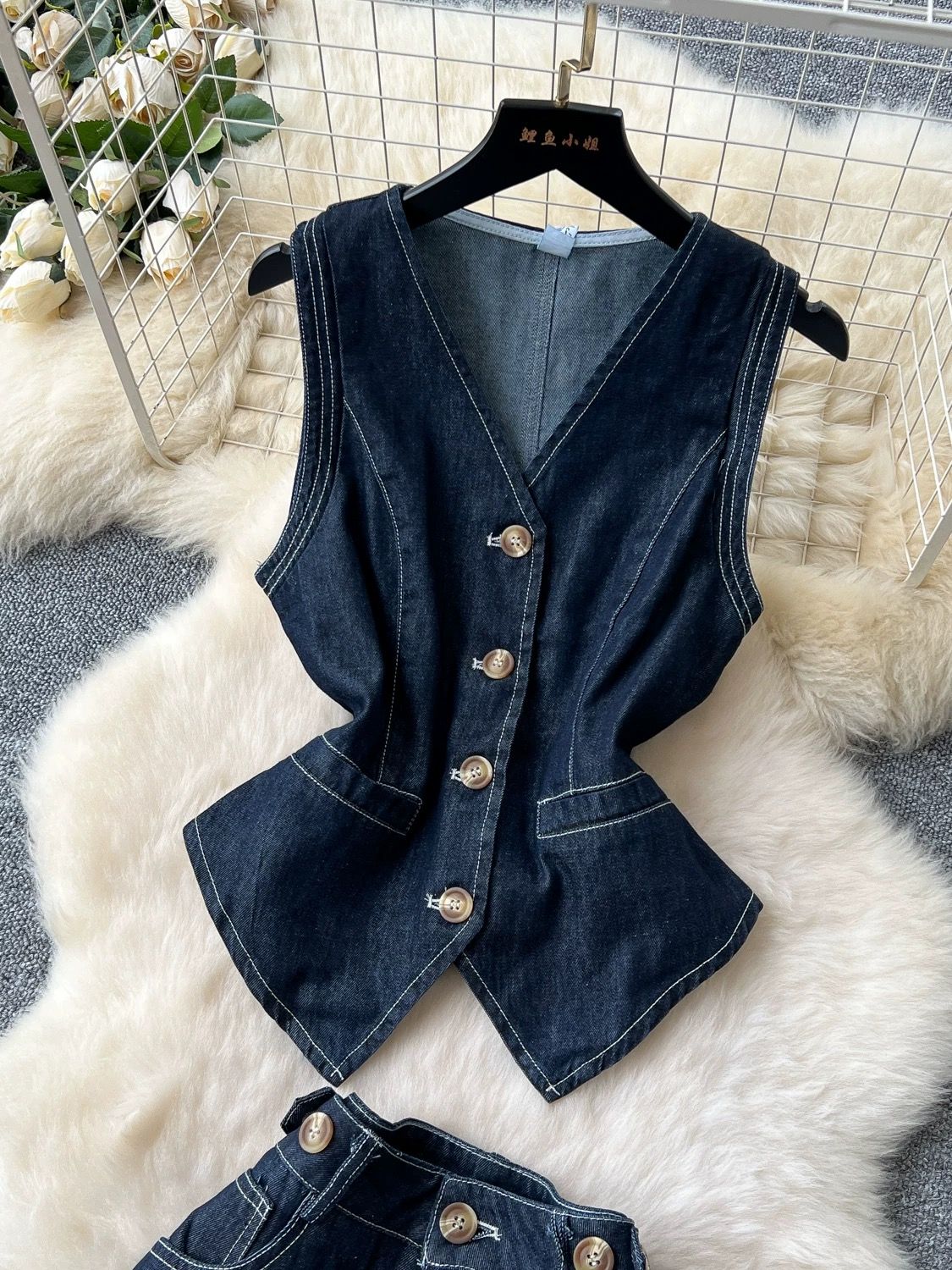 Party goes on set DTP235 image