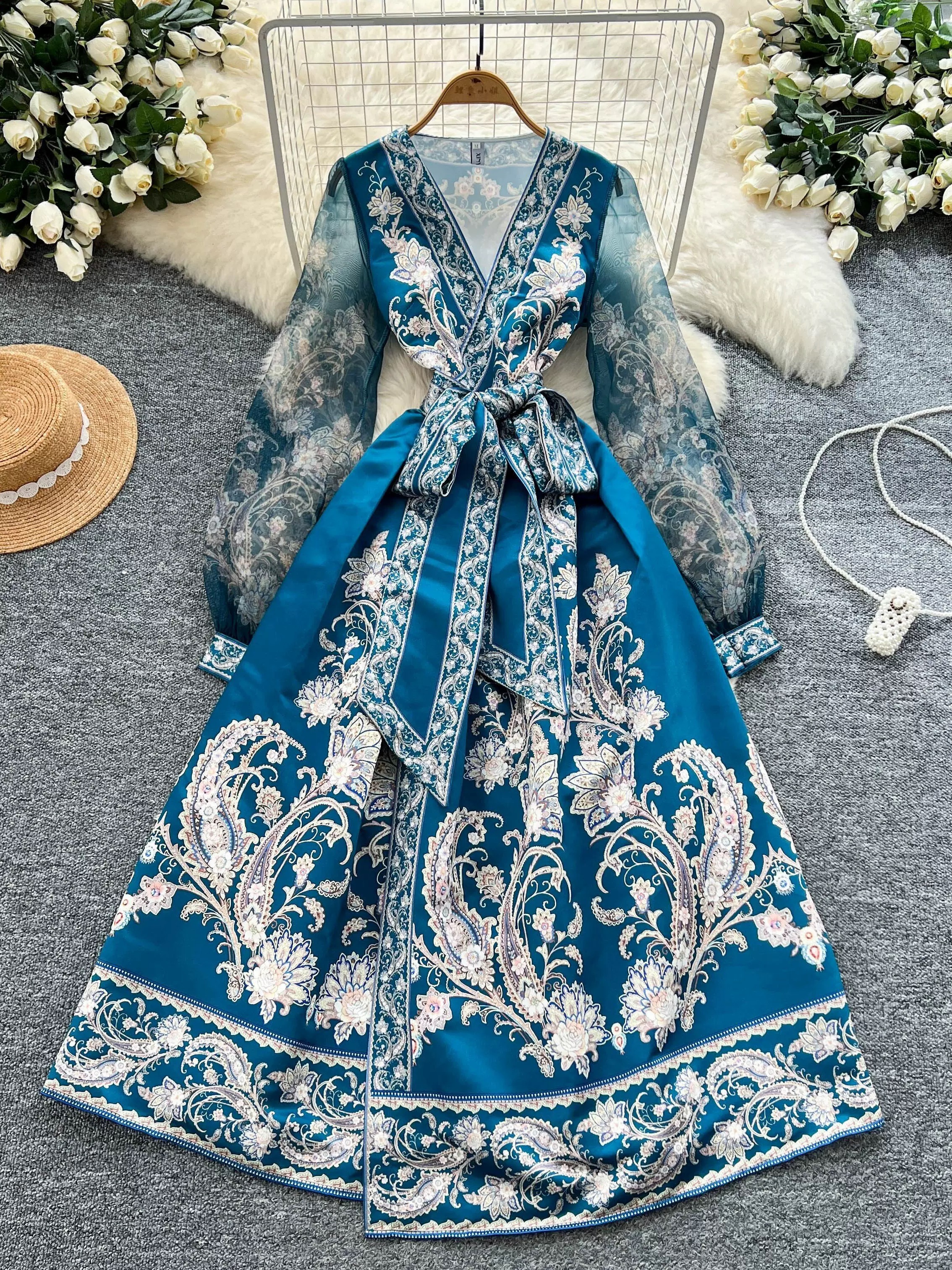Try a different angle print dress ED192