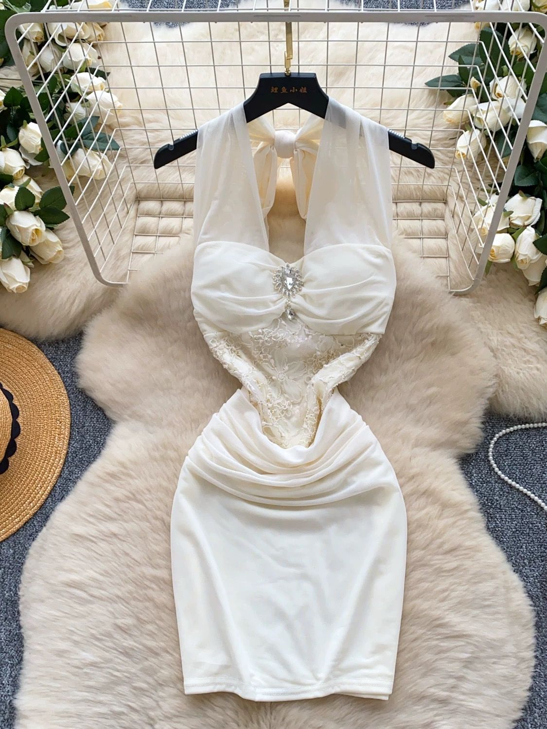 Walk the body dress CBC979 image