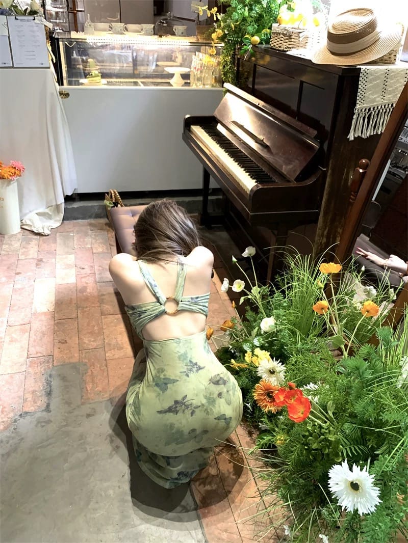 Perfectly classic dress CD942 image