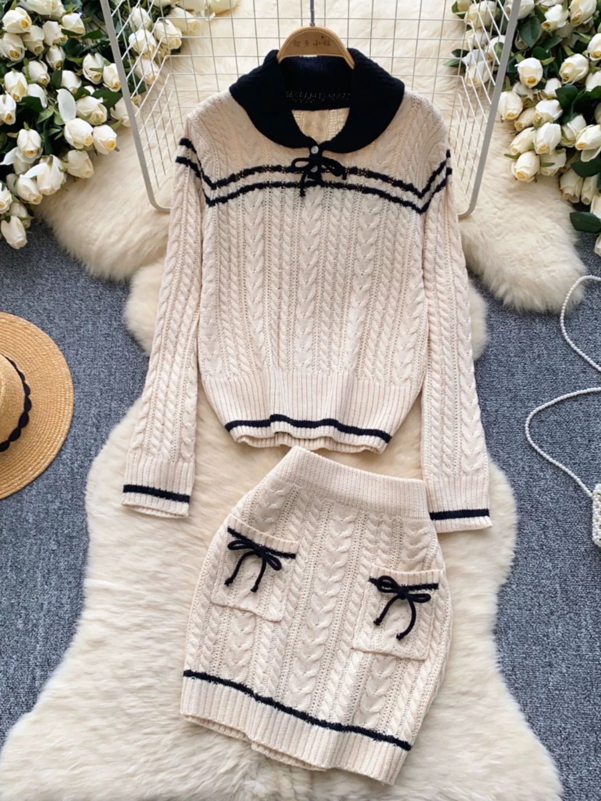 Staying in Maldives set KTP184 image