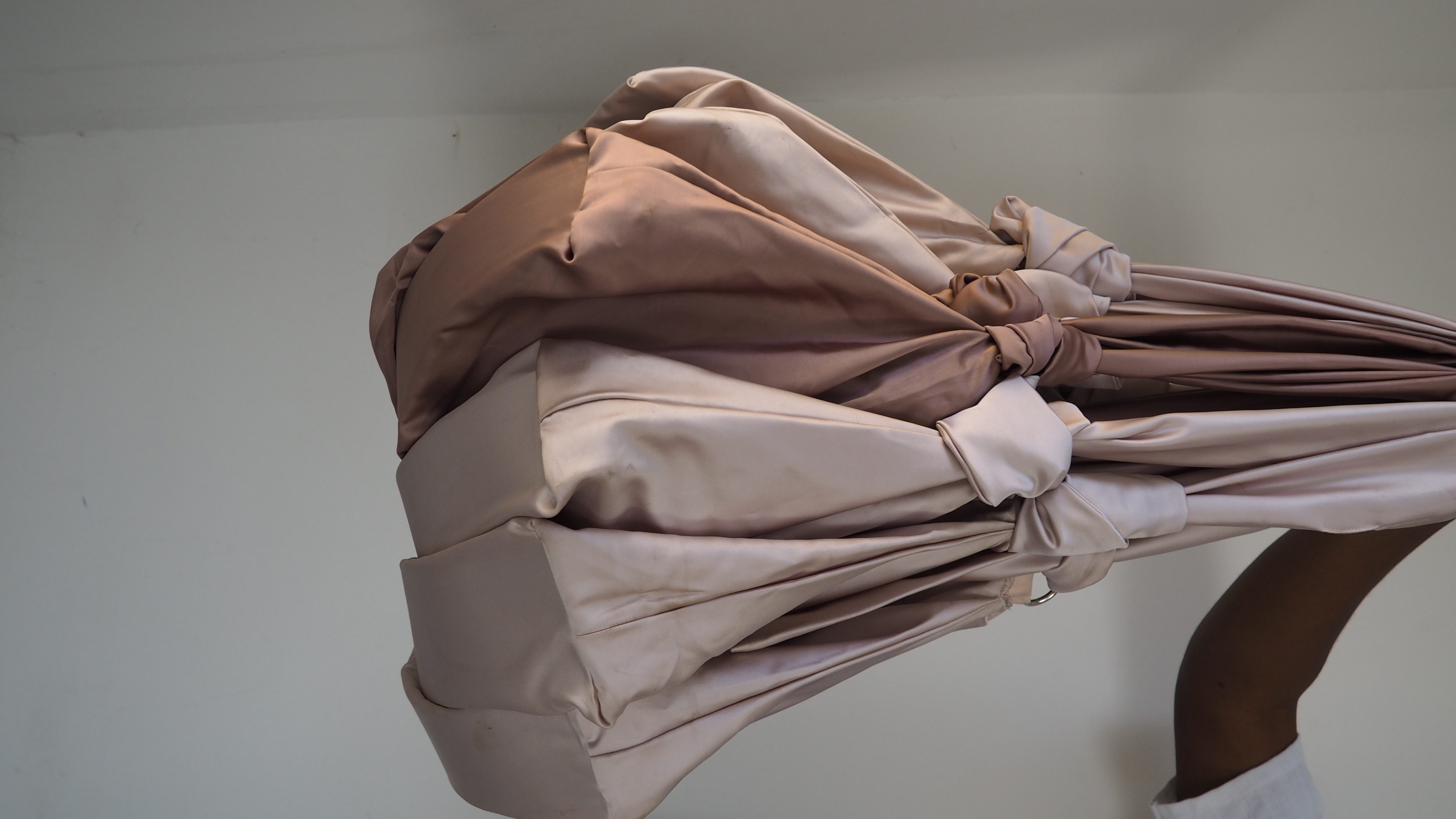 Ologe Knot Bag image