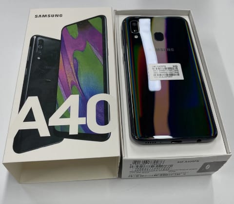 Samsung Galaxy A40 image